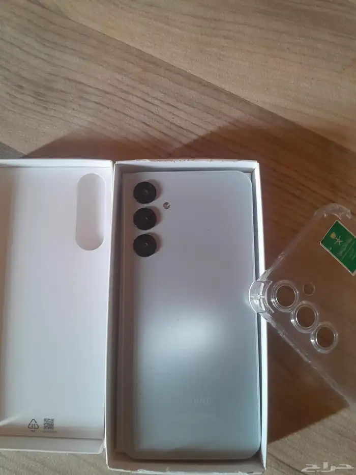 أعرض لكم جلكسي اي 16 نضيف مرا استخدم اقل من 5 ايام 0