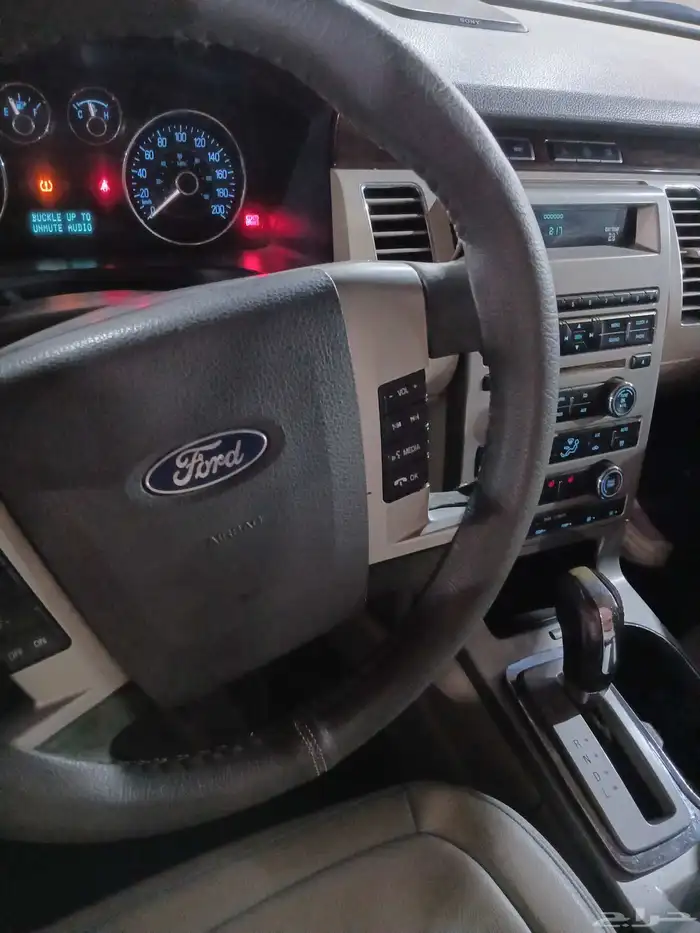 للبيع سيارة فورد فليكس موديل 2011 0