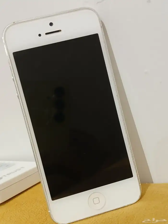 هاتف آيفونS6 __ 300 ريال غير قابل للتفاوض. 1