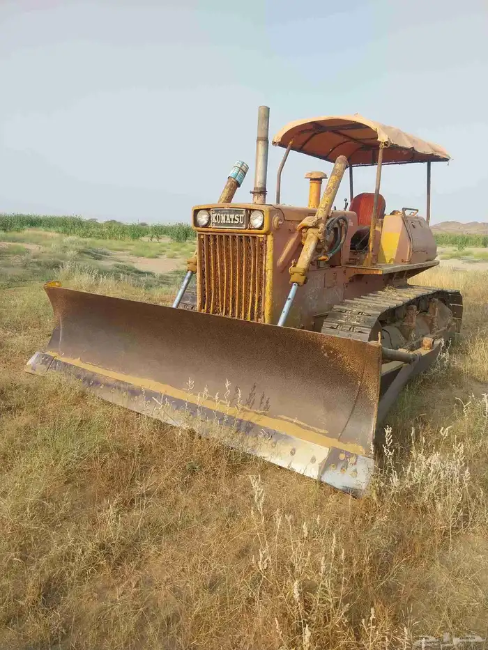 دركتل كوماتسو 16 قير ومكينه بلد مانفكت وجنازير على الشرط 0