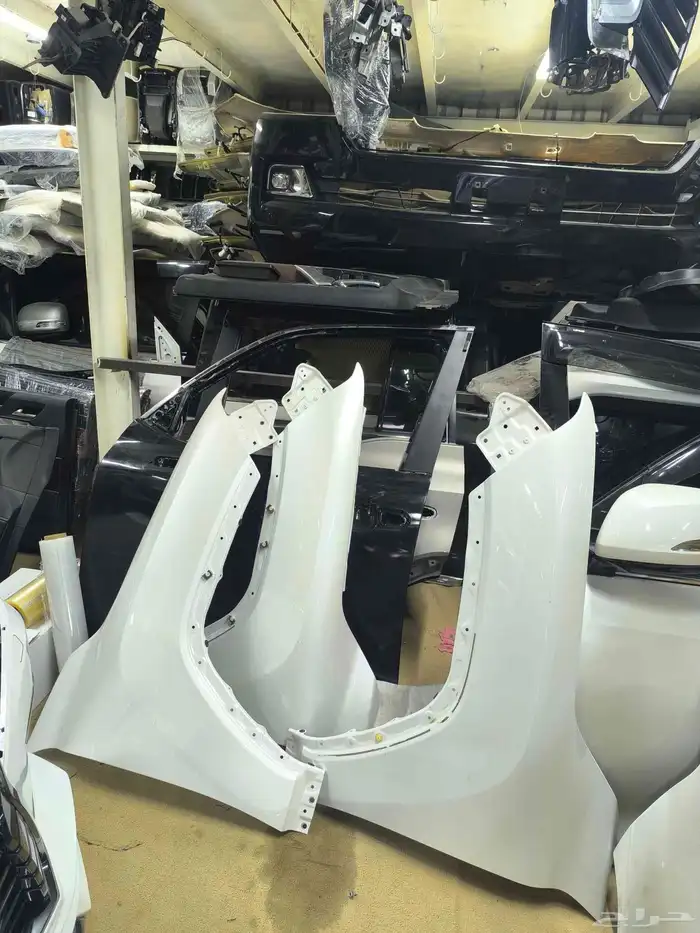 قطع غيار. لاند لكزس 2