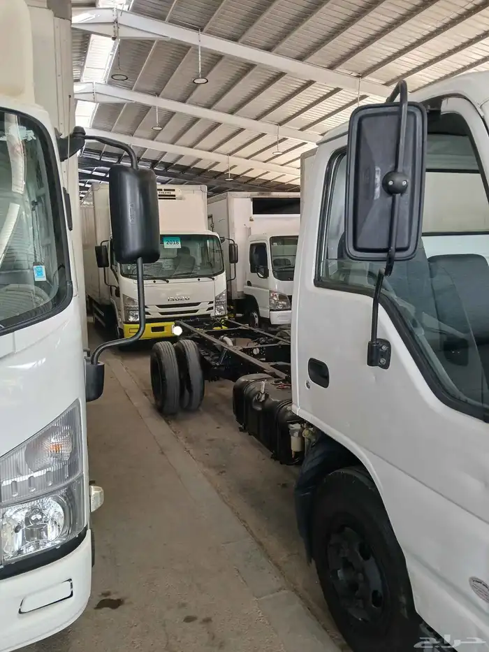 معرض متعب لجميع انوع الايسوزو الرياض معارض الشفاء 1