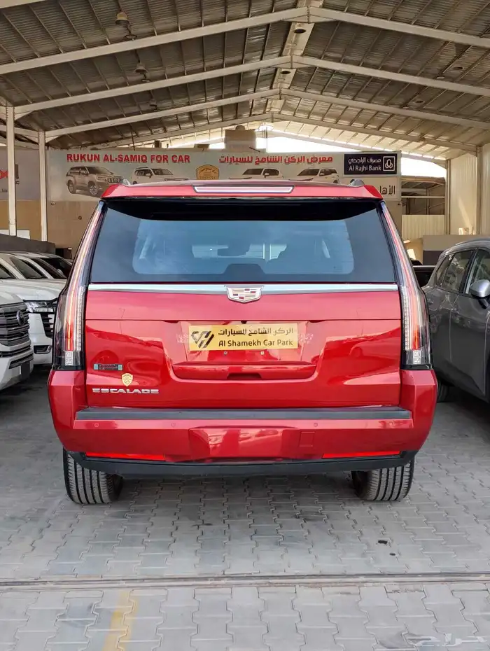 للبيع كاديلاك اسكاليد 2015 نص فل طويل 5