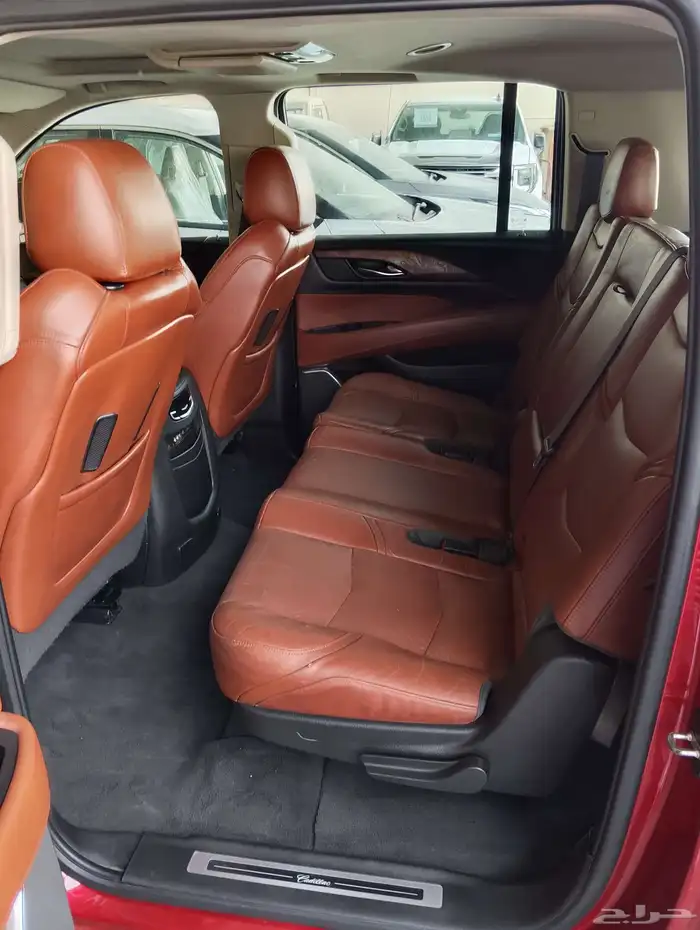 للبيع كاديلاك اسكاليد 2015 نص فل طويل 8