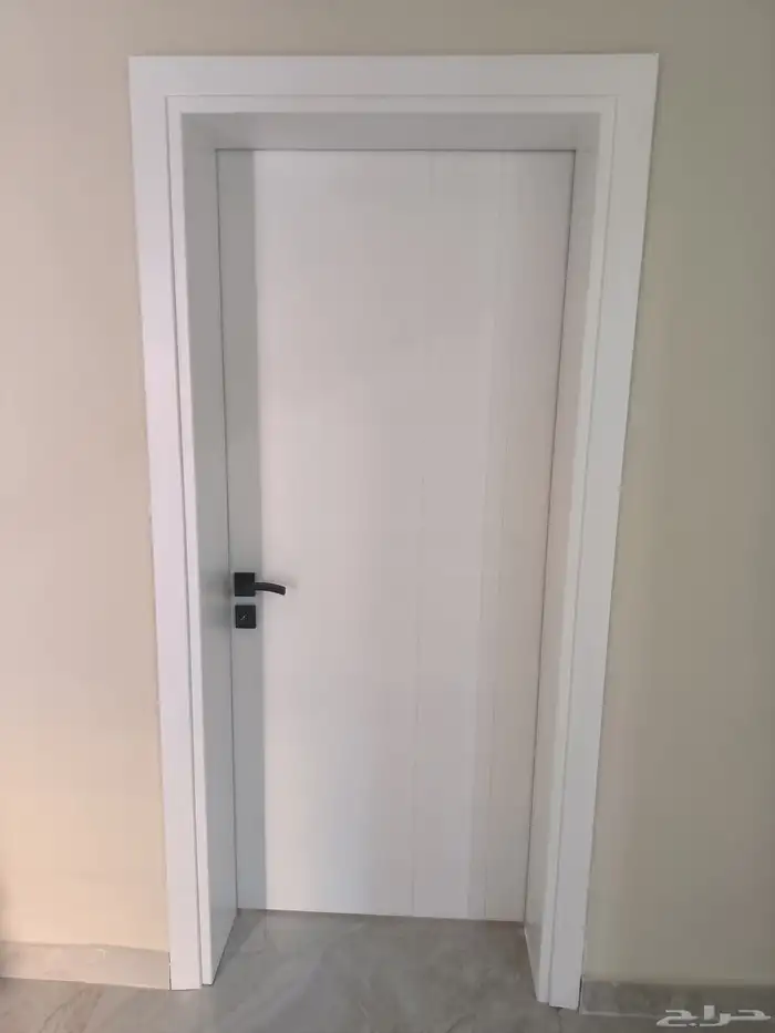 ابواب كبس خشب سويدي مع الحلق مع التركيب مع بويا بدون كيلون 1