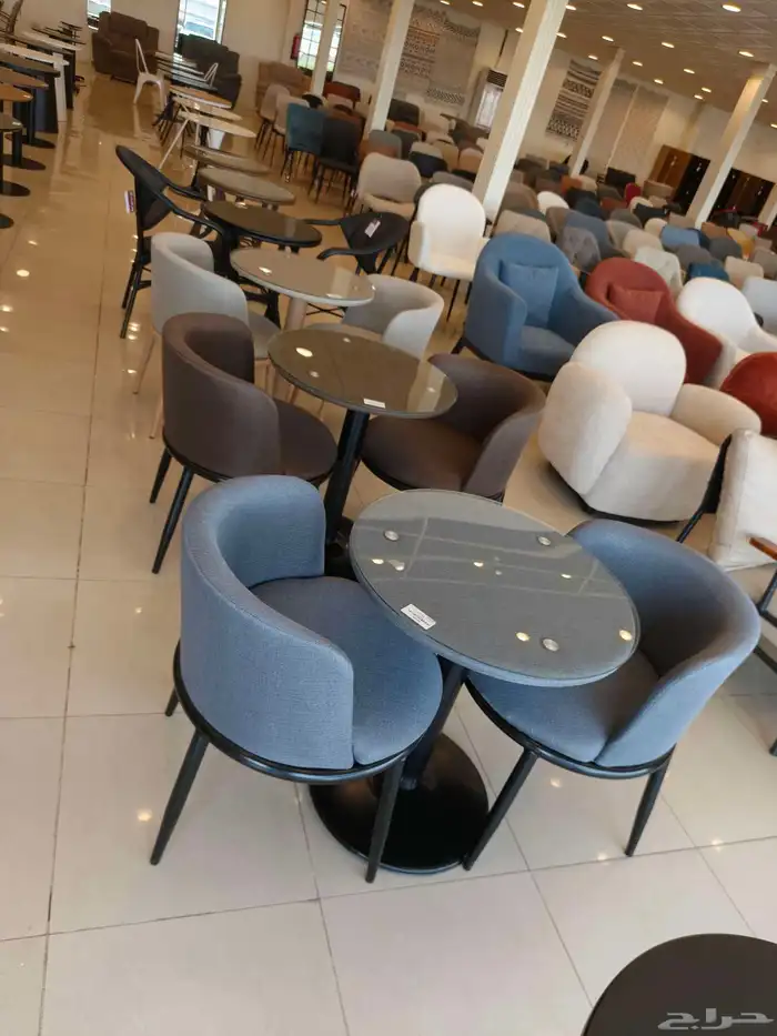 طاولات وكراسي للكافي والمطاعم والمقاهي داخلية وخارجية 0