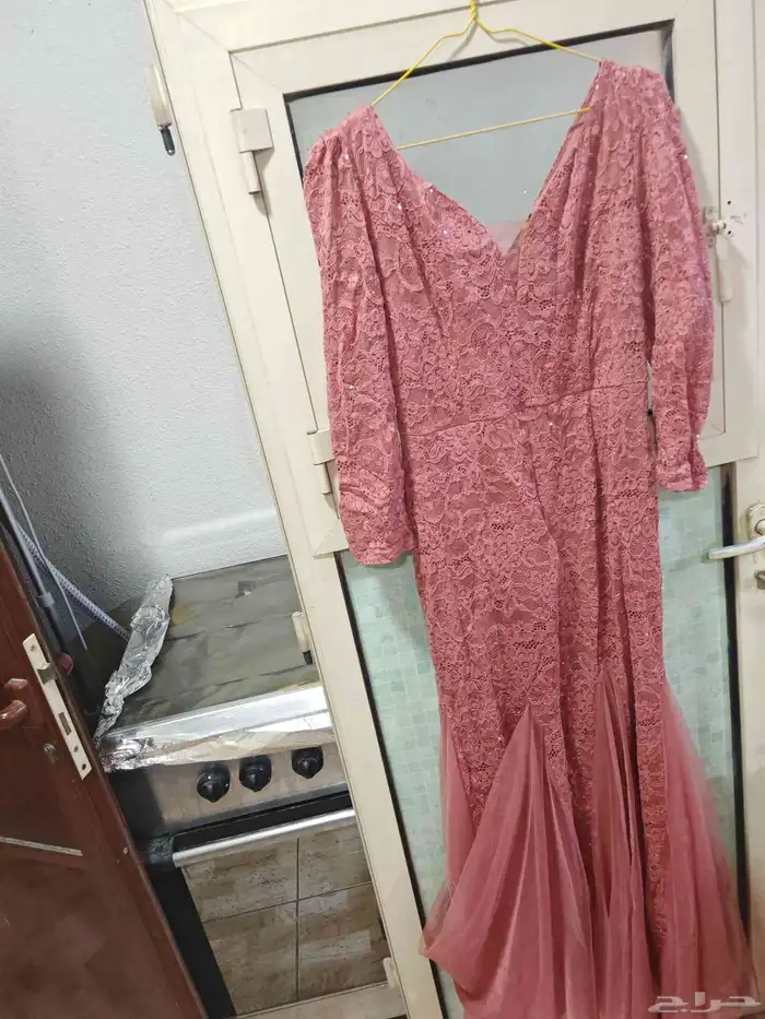 فساتين مناسبات للبيع عدد اثنين علي السوم الأحساء 2