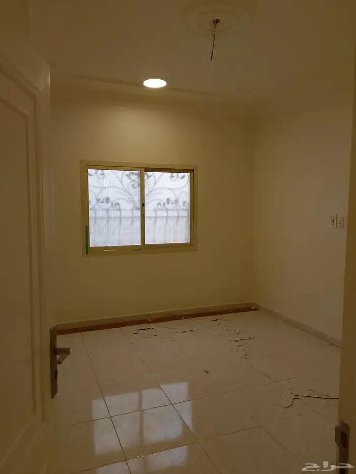 للايجار شقه عوائل حي احد 3غرف وصاله ومطبخ 21 الف دوفعات فقط 5