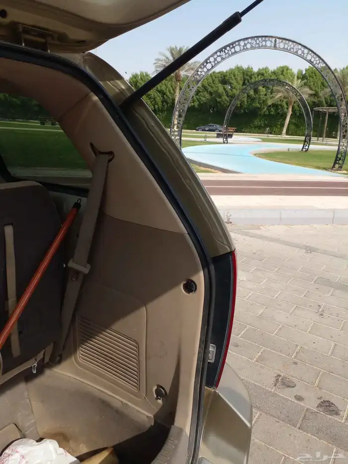 kia كرنفال موديل2010 2