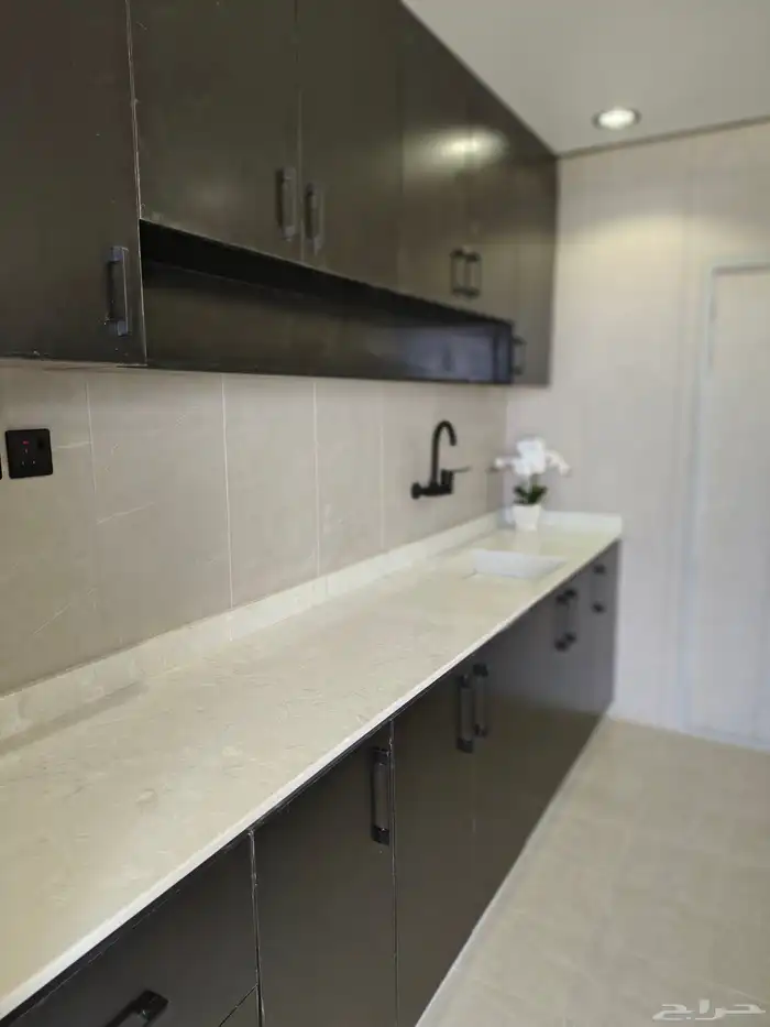 كرفان ملكي شرائح المنيوم الطول 24  VIP 8