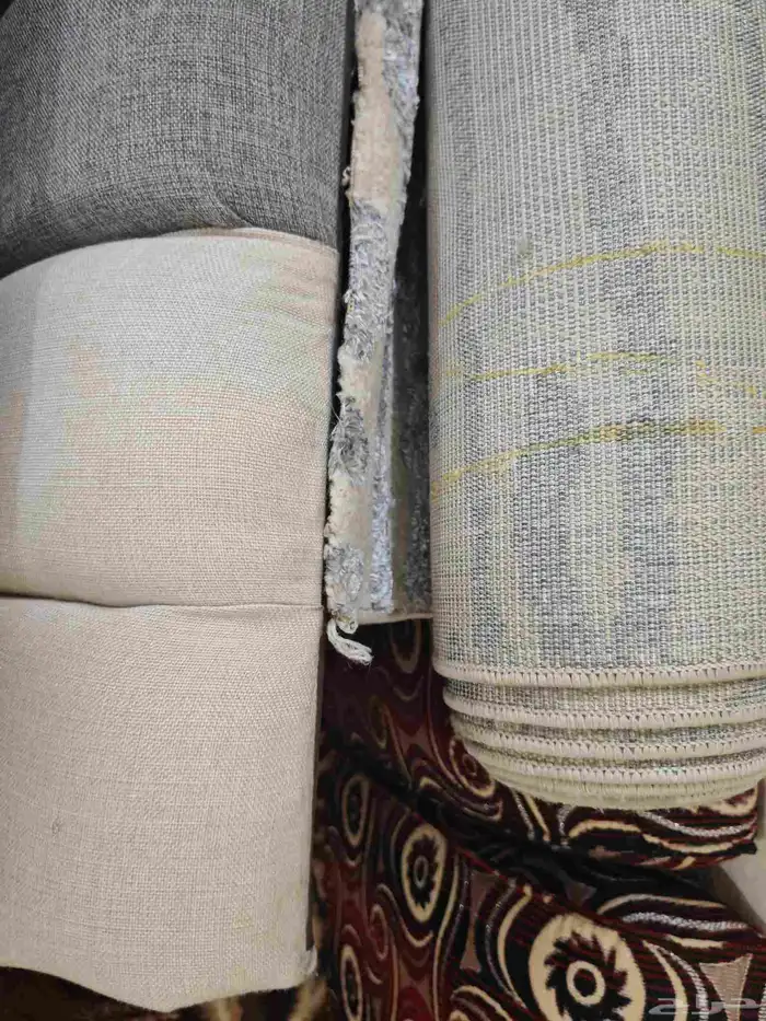 فرشه ومخاد وطاوله للبيع 1