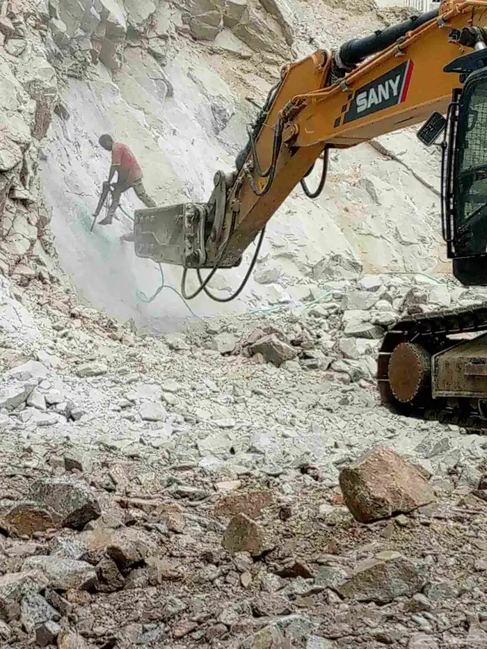 قص الاراضي وتفتيت الصخور والمباني والحفريات 0