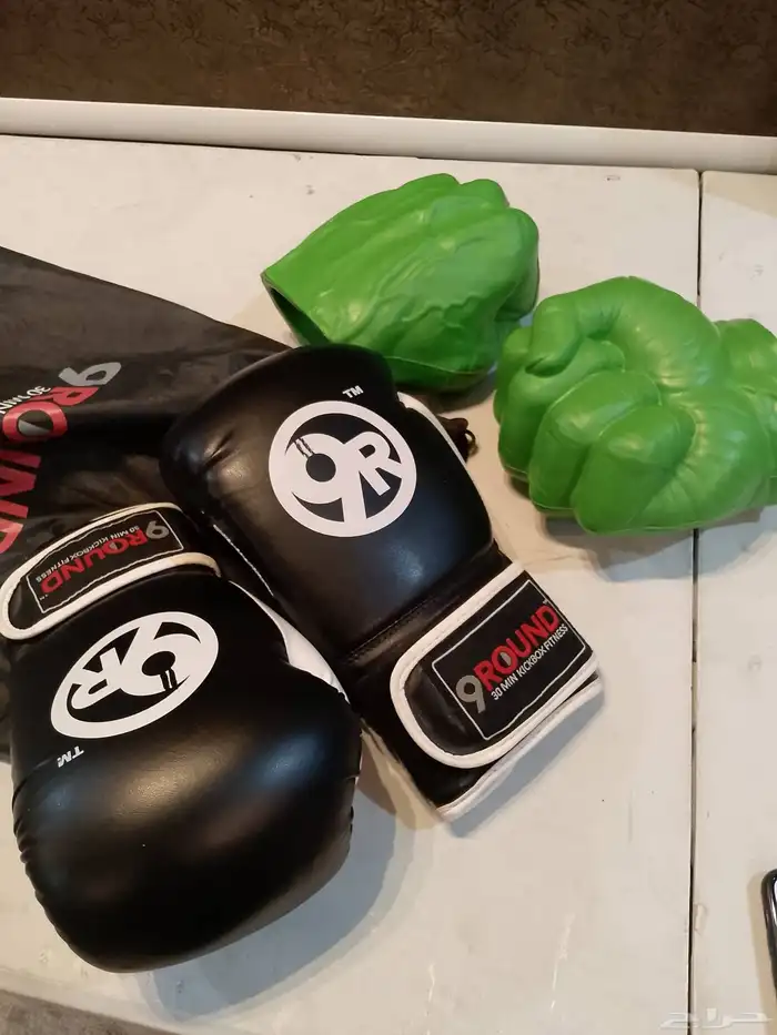 ملاكمه قفازات ملاكمة مستعمله نظيفه السعر 80 ريال 1