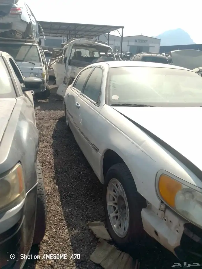 لنكولن تاون كار موديل 2001 2