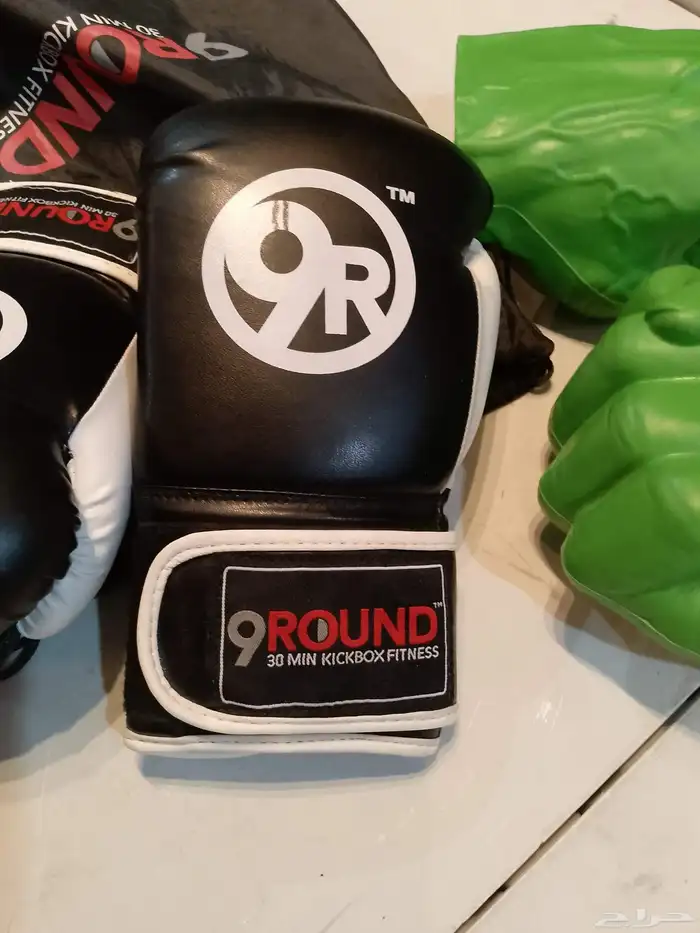 ملاكمه قفازات ملاكمة مستعمله نظيفه السعر 80 ريال 0