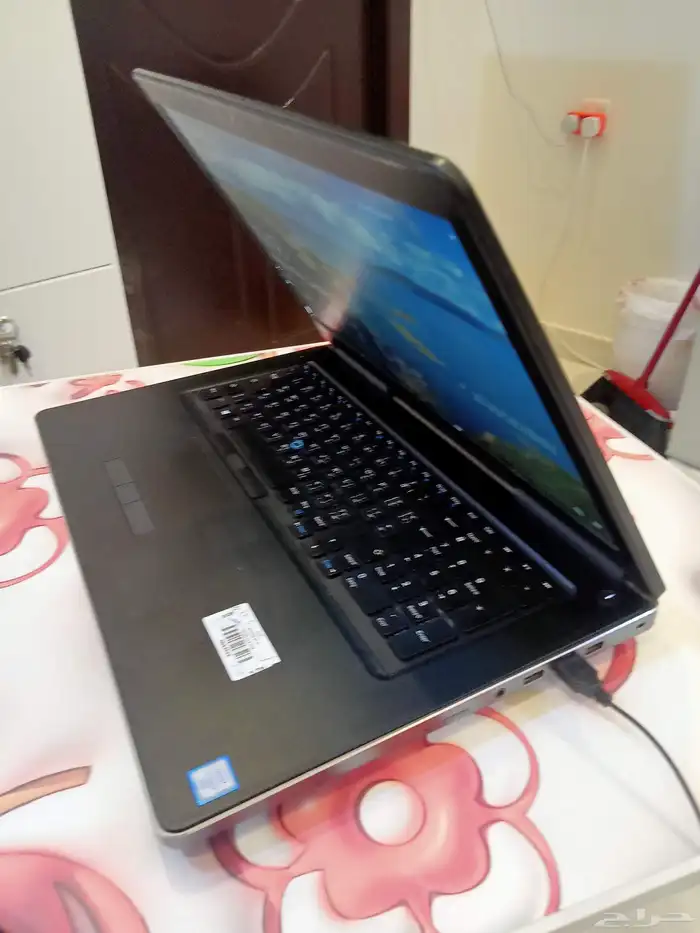 لاب توب ديل ورك استيشن 7720 2