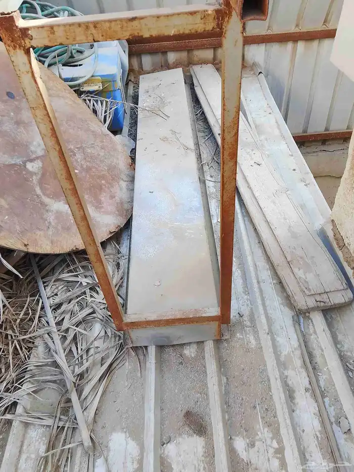 طاوله شوي داخل الطاوله رفين زائد درج المنقله الشوي 1