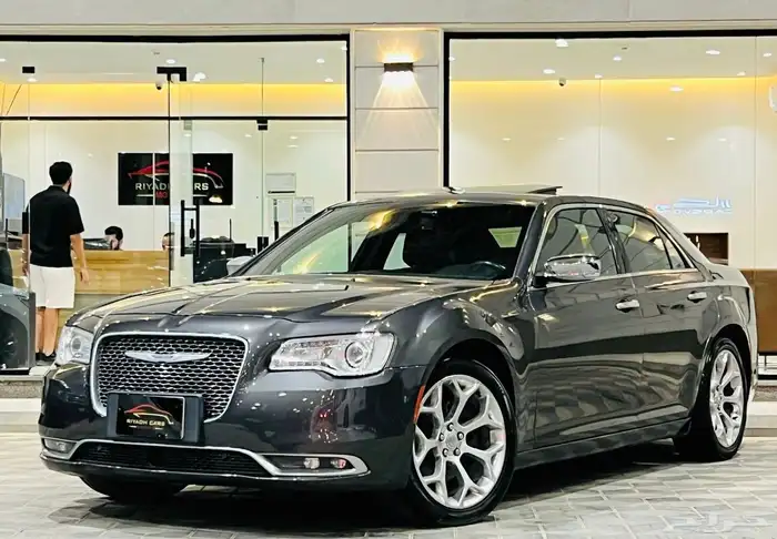 كرايزلر 2019 V6 اكزكتيف ( بحالة ممتازة ) 1