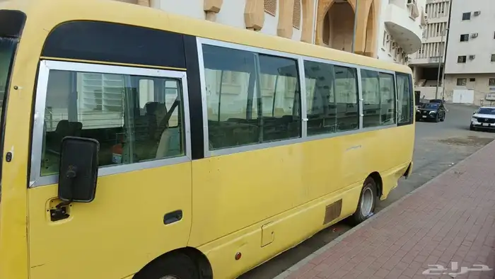 باص نيسان سلفيان 33 راكب بحالة ممتازة 3