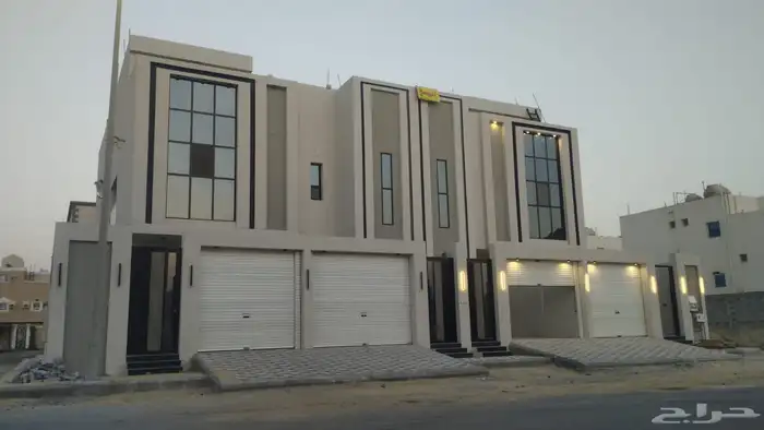 شقق دوبلكس فاخرة بموقع مميز بالحي الثامن 0