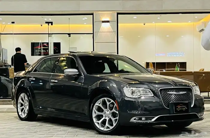 كرايزلر 2019 V6 اكزكتيف ( بحالة ممتازة ) 0