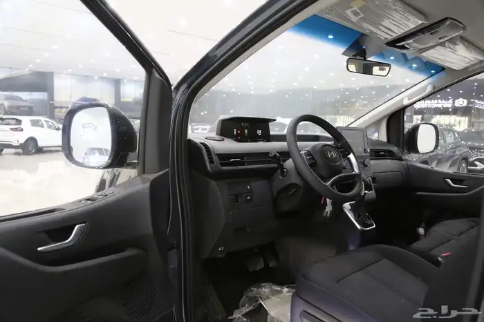 هيونداي ستاريا 2025 ديزل   9 ركاب بسعر 123050 بالضريبة 7