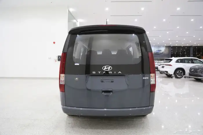 هيونداي ستاريا 2025 ديزل   9 ركاب بسعر 123050 بالضريبة 3