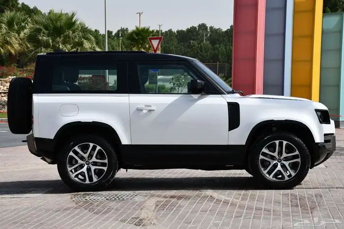 للبيع لاند روفر ديفندر 2023 Defender X- dynamic 8