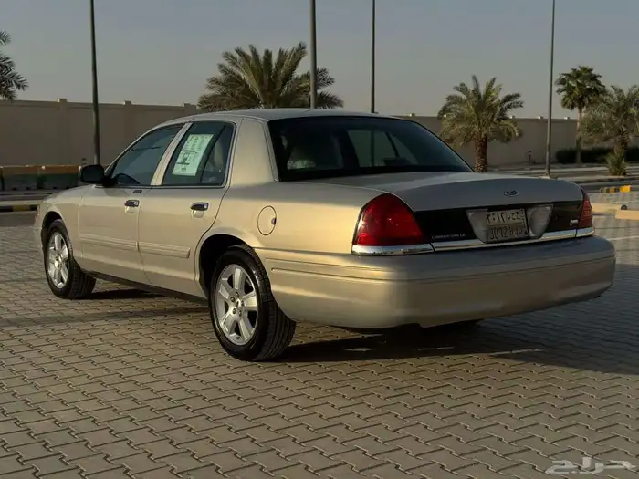 فورد كراون فكتوريا 2011 (امريكي) 5