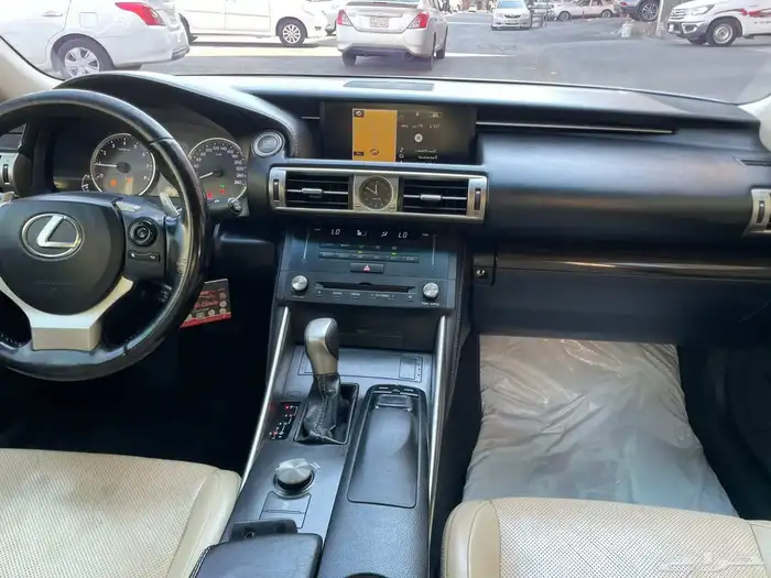 لكزس is350 2015 سعودي 12