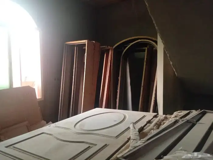 ابواب خشب ونوافذ المنيوم للبيع 4