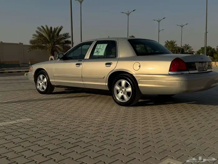 فورد كراون فكتوريا 2011 (امريكي) 1