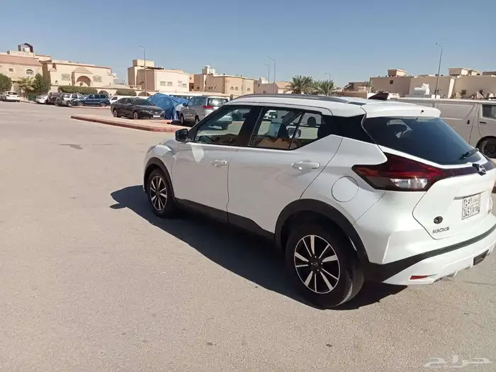 نيسان كيكس 2023 11