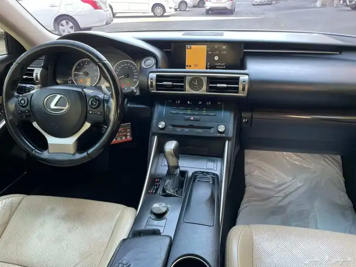 لكزس is350 2015 سعودي 13