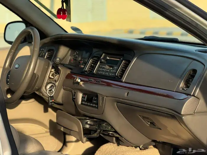 فورد كراون فكتوريا 2011 (امريكي) 21