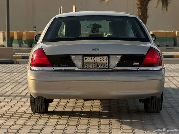 فورد كراون فكتوريا 2011 (امريكي) 2