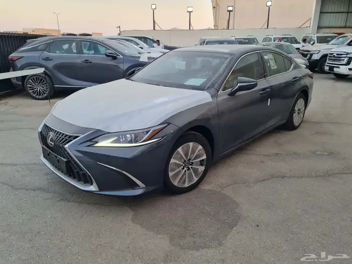 ليكزس ES300 AH 2025 4