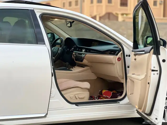 لكزس 350ES موديل 2015 سعودي مخزن 20