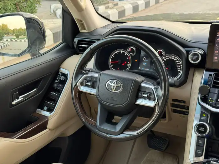 تويوتا لاندكروزر 2024 ((L4)) 20