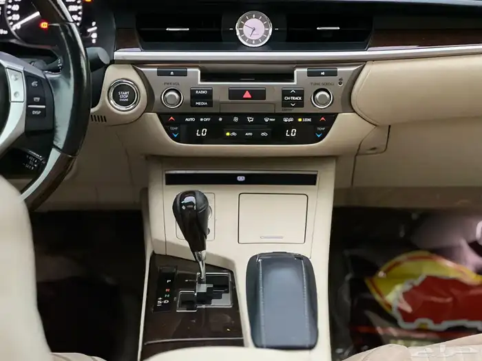 لكزس 350ES موديل 2015 سعودي مخزن 26