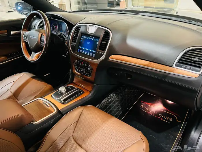 كرايزلر 2019 V6 اكزكتيف ( بحالة ممتازة ) 5