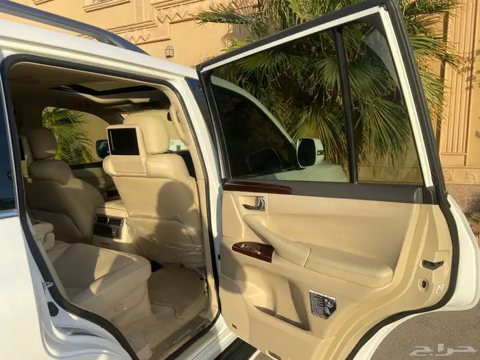 لكزس LXجيب2015 4