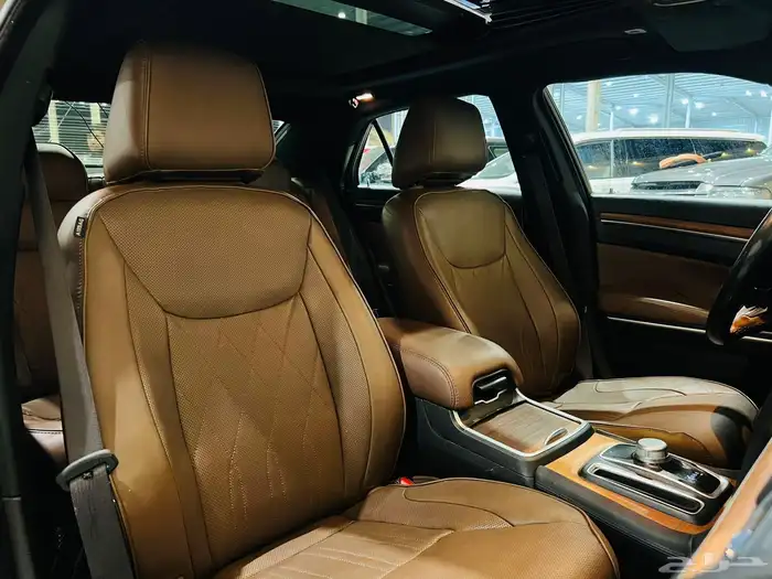 كرايزلر 2019 V6 اكزكتيف ( بحالة ممتازة ) 4