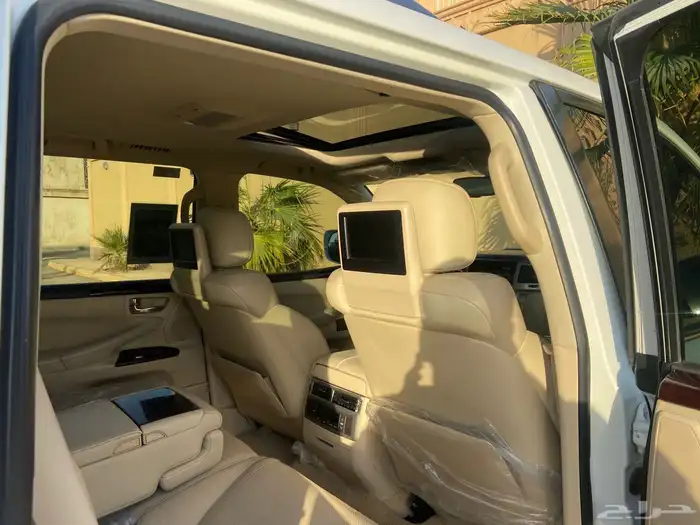 لكزس LXجيب2015 19