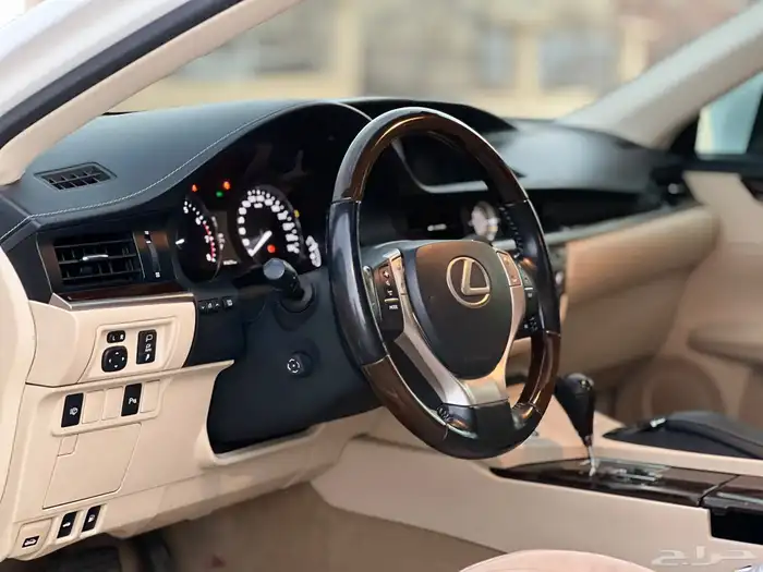 لكزس 350ES موديل 2015 سعودي مخزن 24