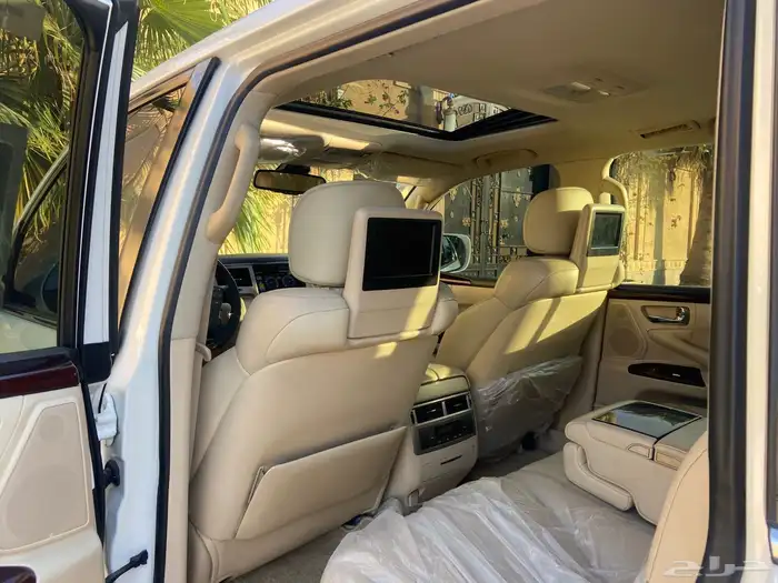 لكزس LXجيب2015 13