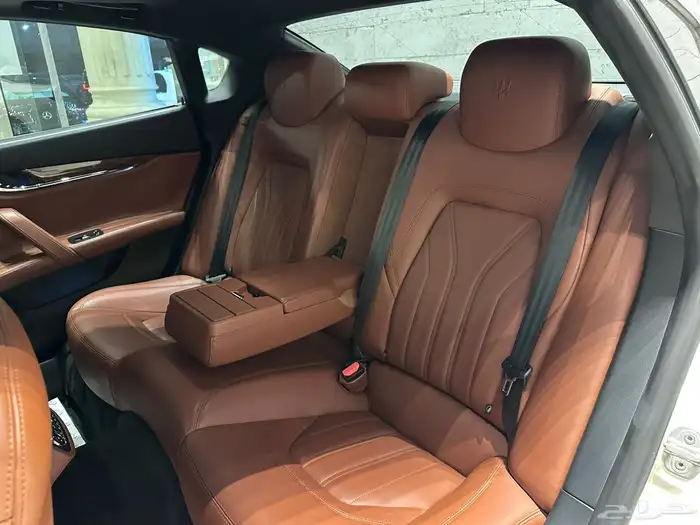 النوع مازيراتي الموديل 2016 العداد 66200 5