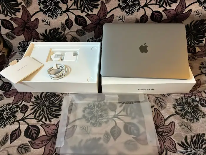 ماك بوك آير استخدام حشمه شبه جديد M1 0