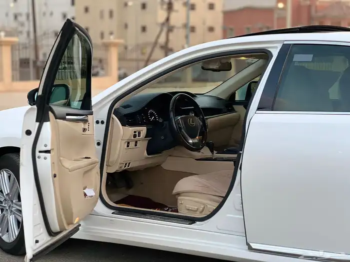 لكزس 350ES موديل 2015 سعودي مخزن 14