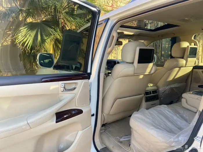 لكزس LXجيب2015 21